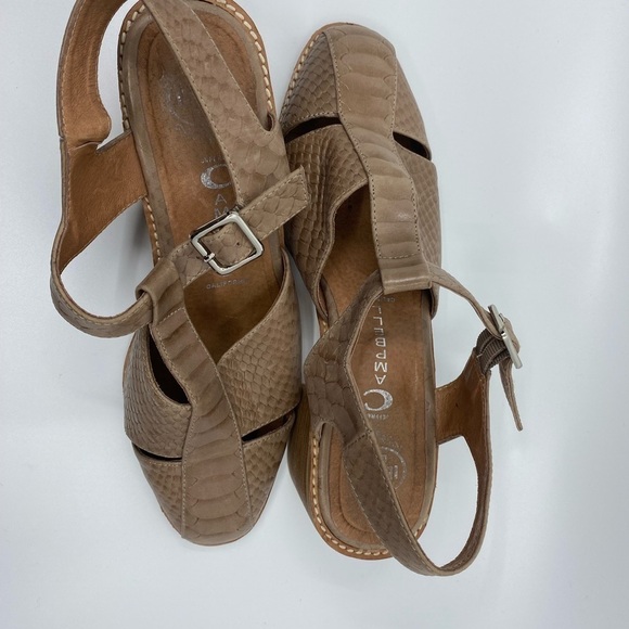 Jeffrey Campbell Brown Textured Sandals - Picture 8 of 12